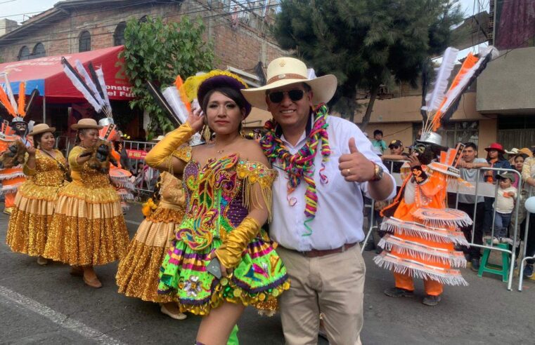 Atractivo corso del Bicentenario reunió a miles de caymeños