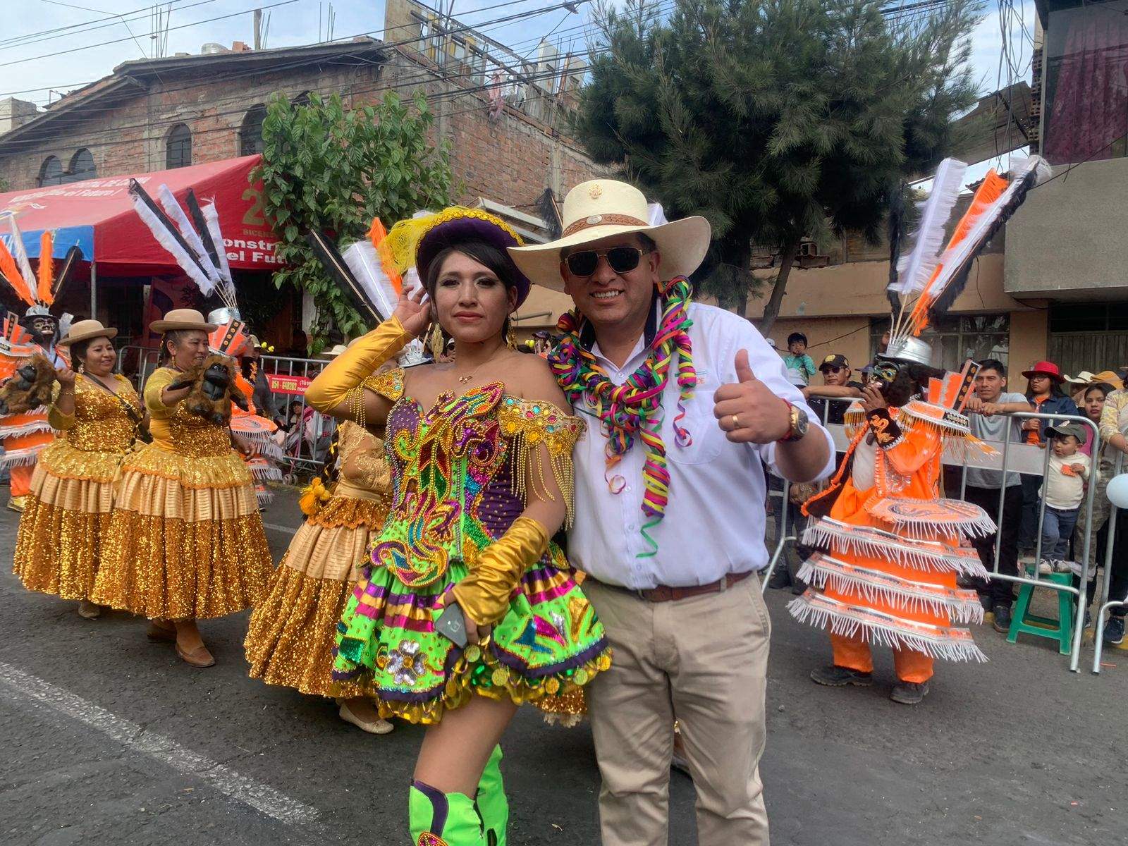 Atractivo corso del Bicentenario reunió a miles de caymeños