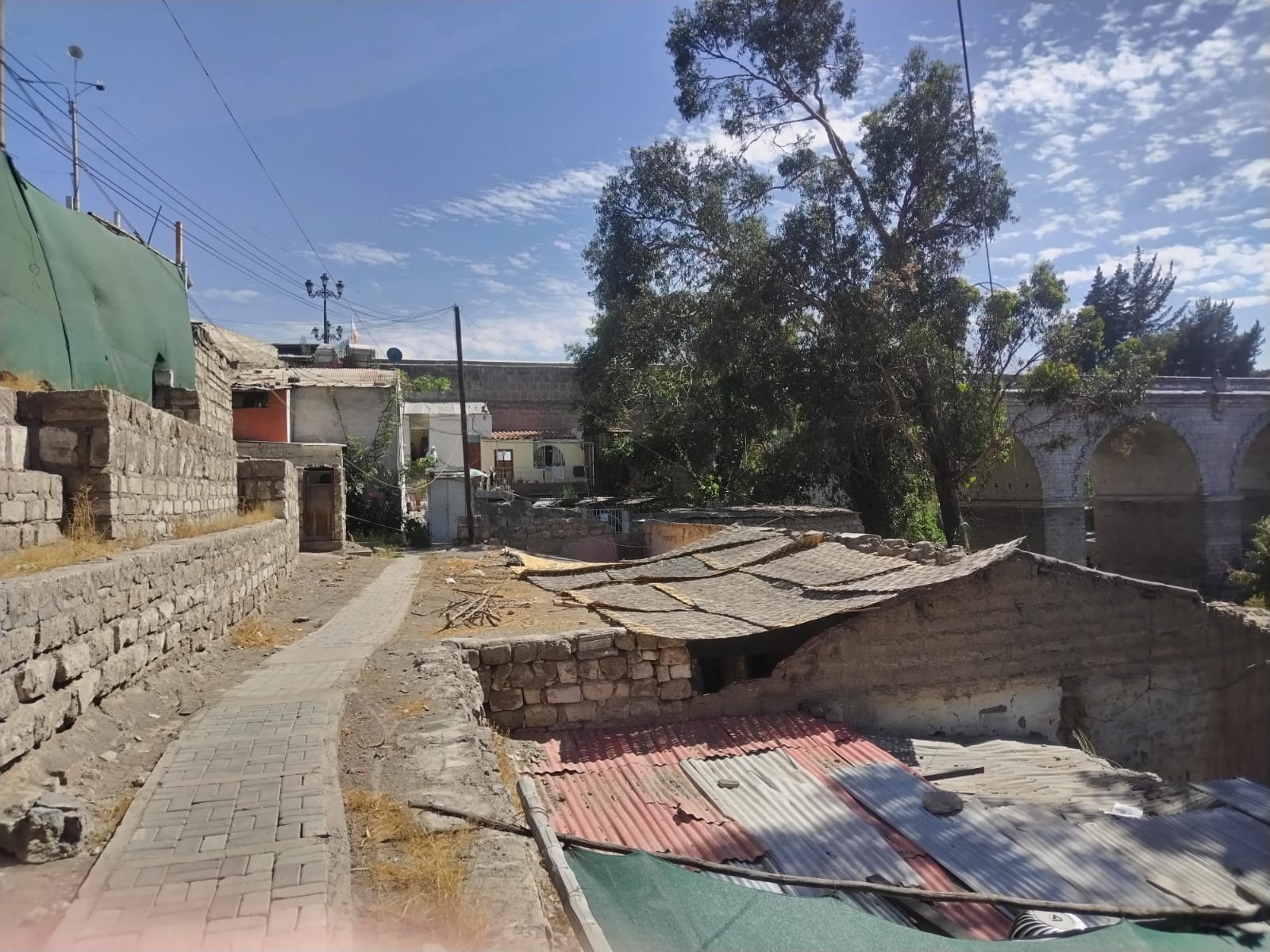 Vecinos de Quinta Salas con infraestructuras deficientes