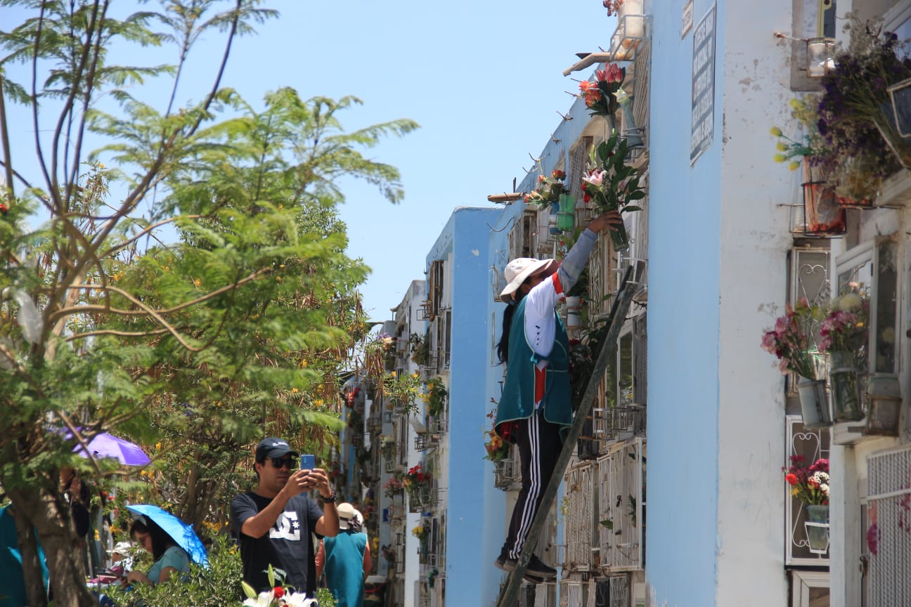 Basura en el cementerio La Apacheta se cuadruplicaría tras celebraciones