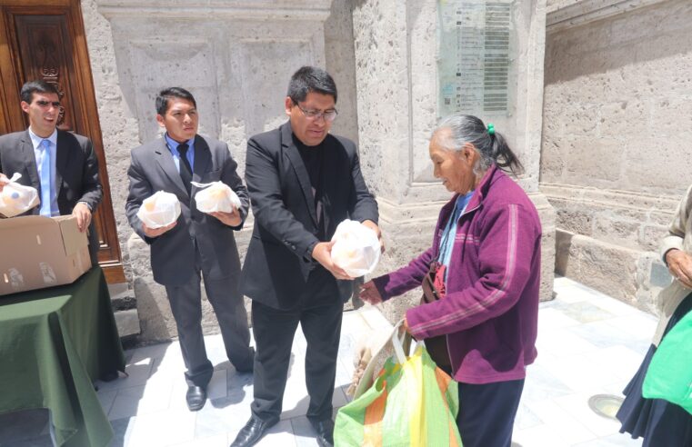 Arzobispado de Arequipa entregó más de 200 almuerzos a comensales y pobres