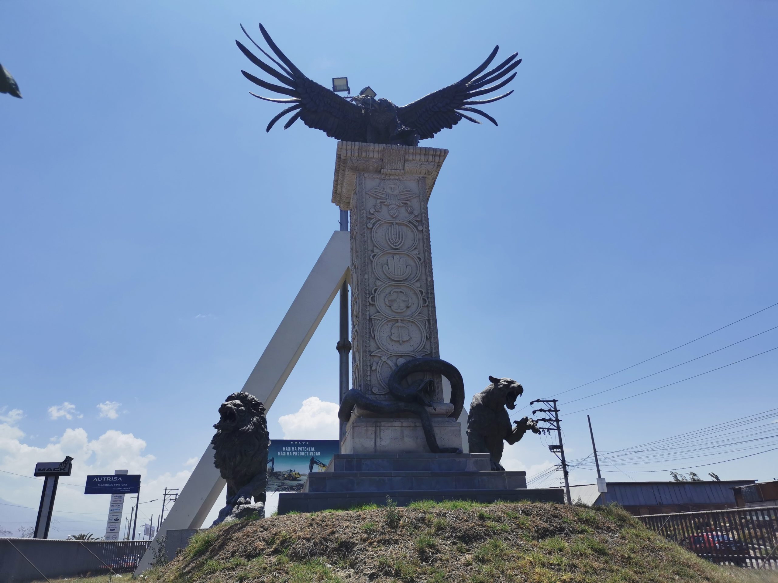 Monumento al cóndor, plaza cívica y cementerio generaron despilfarro de cerca de S/ 10 millones