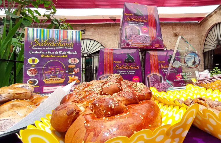 Apis, mazamorras y panetones en el Festival del Maíz Morado