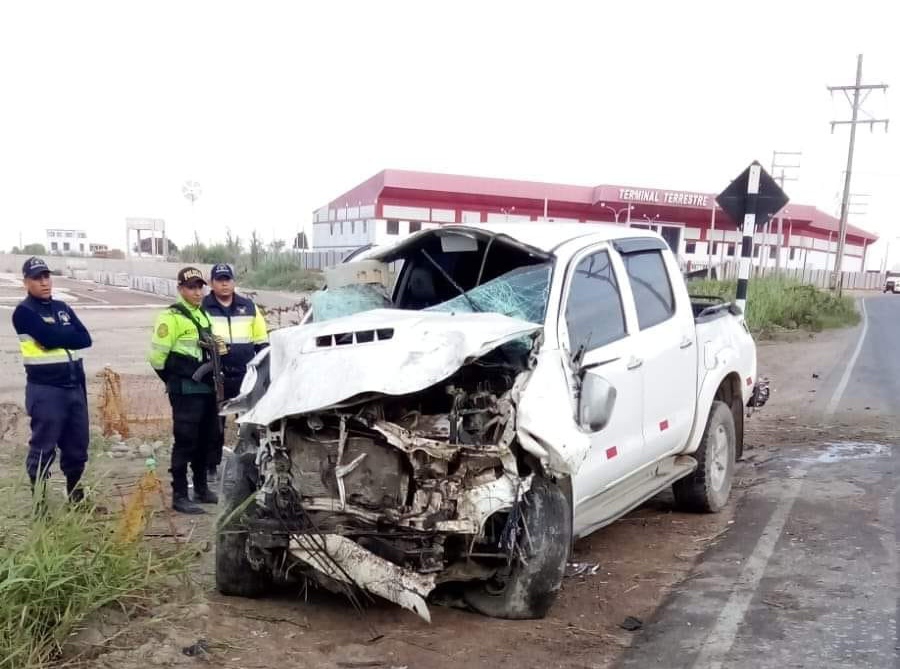 Chofer en aparente estado de ebriedad se despirta en Camaná