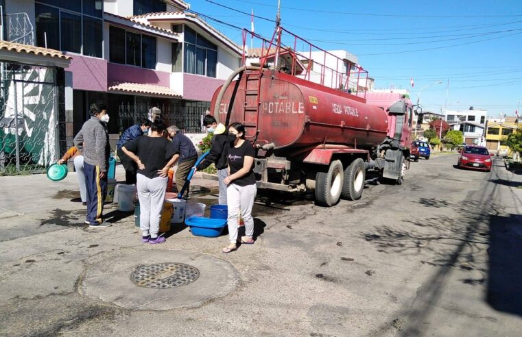 Hoy martes suspenderán servicio de agua potable en 13 distritos