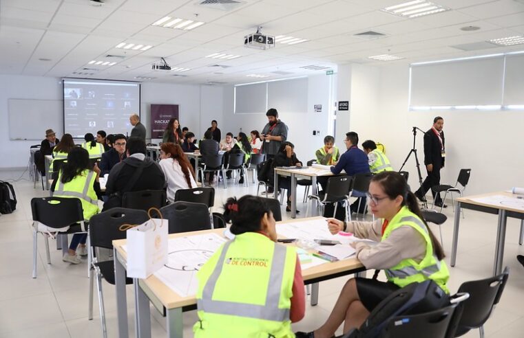 Cien jóvenes elaboran propuestas de innovación digital en Hackatón