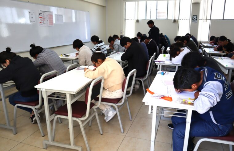 Docentes sin magíster no podrán laborar a partir del próximo año en universidades