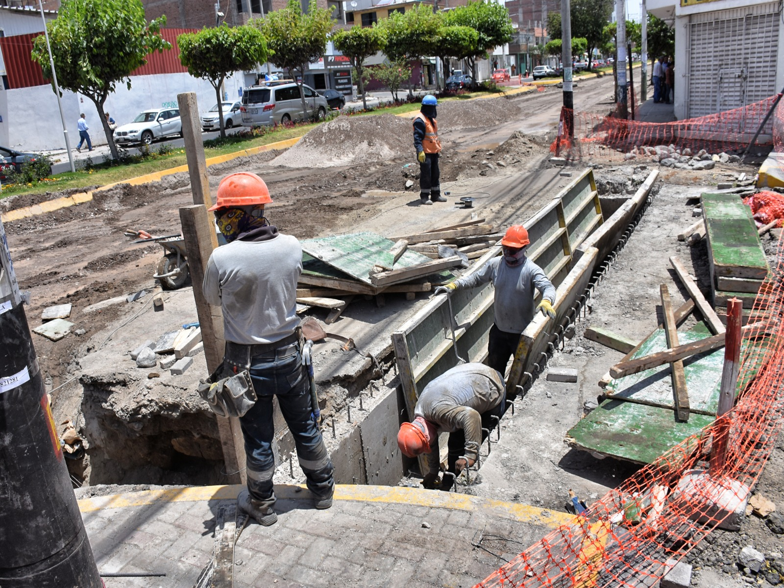 Aceleran trabajos en la Av. Dolores por lluvias