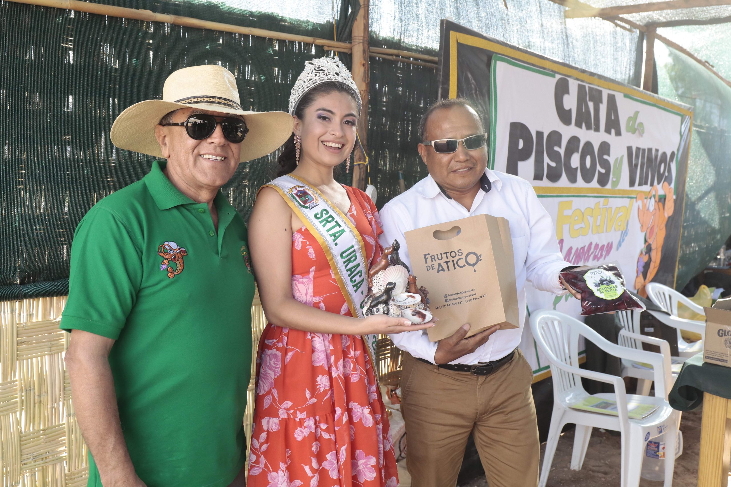 Primer día del Festival del Camarón, Vino y Pisco en Corire fue un éxito.