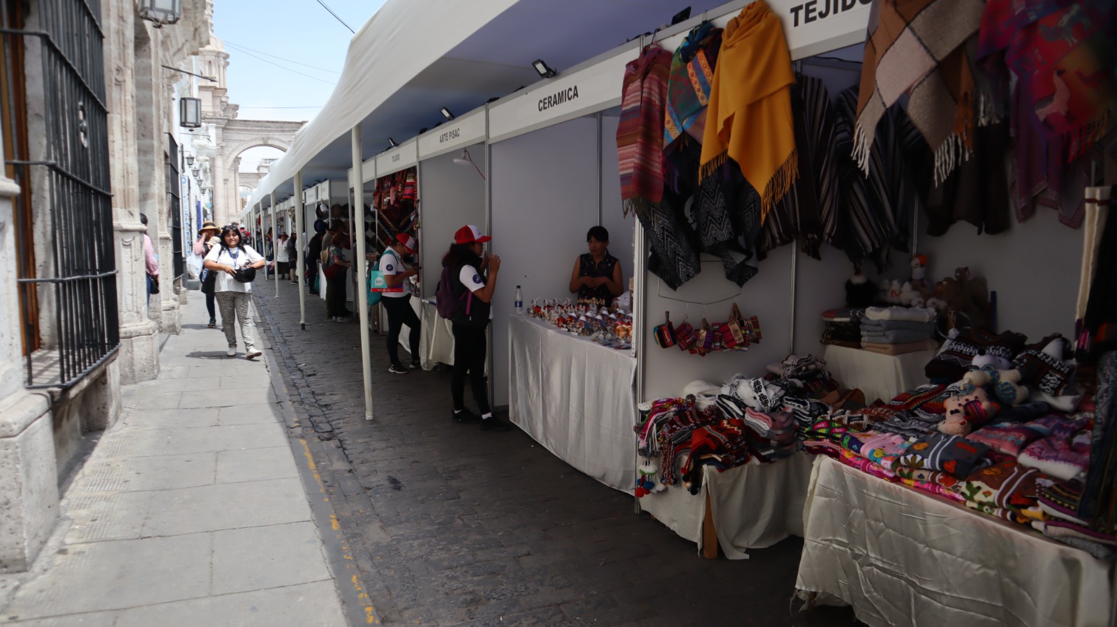 UNSA cuestiona a MPA por instalación de feria en calle céntrica