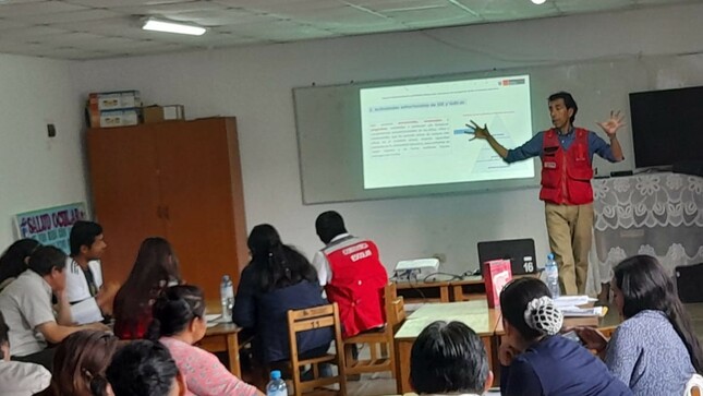 Capacitan a escolares y maestros para afrontar Fenómeno de El Niño