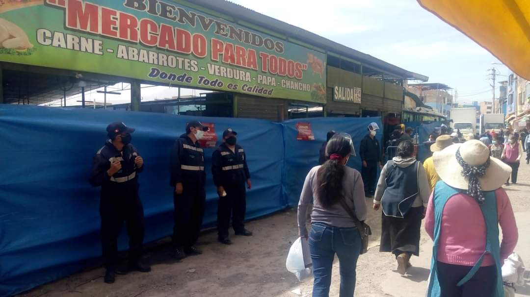 Mercados en el Avelino no pagan deudas y tampoco se formalizaan