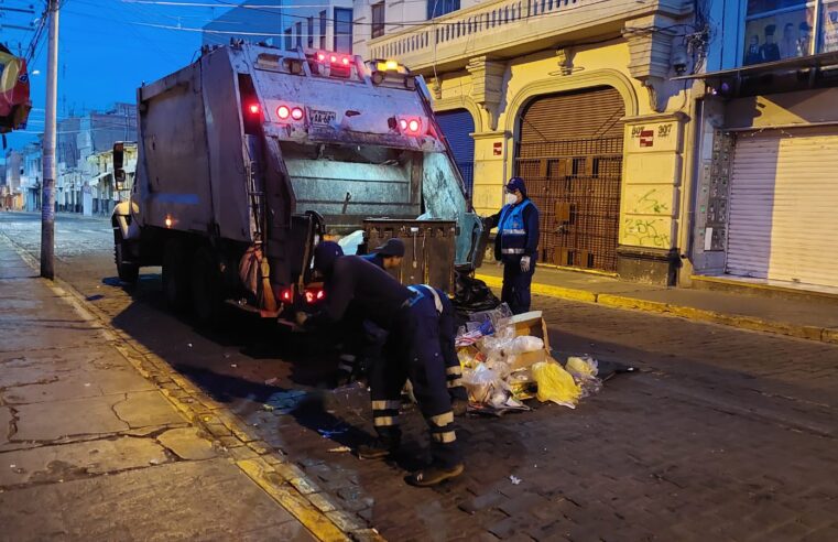 Más de 55 toneladas de basura recogieron del Centro Histórico