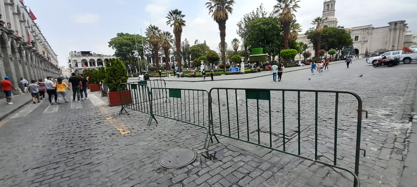 Colocan vallas y aumentan personal en Centro Histórico por Año Nuevo