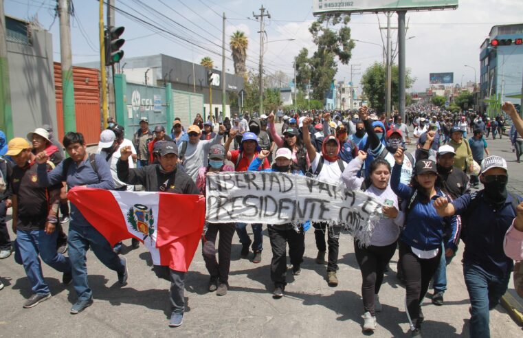 Gremios y sindicatos protestan hoy contra el gobierno central 