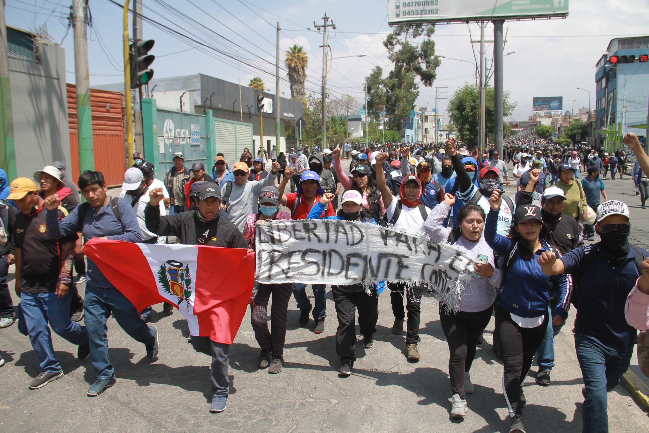 Gremios y sindicatos protestan hoy contra el gobierno central 