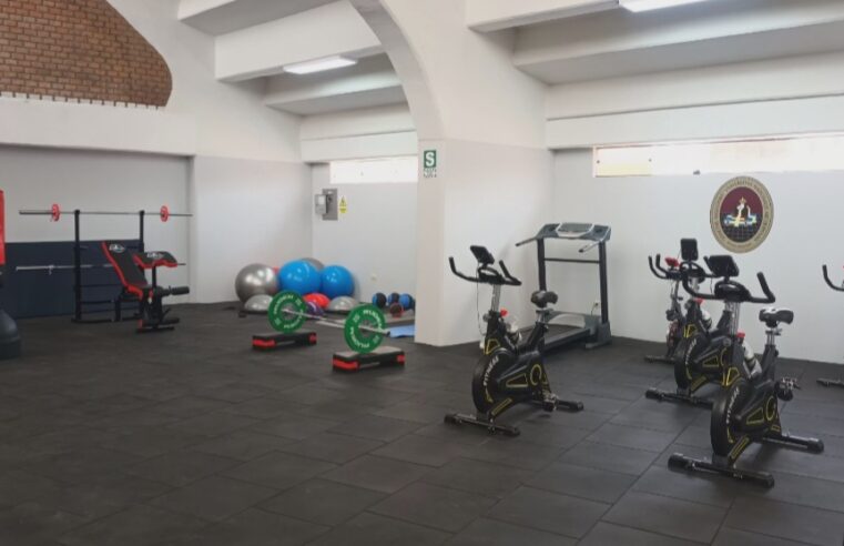 Renovaron el gimnasio de la UNSA con modernas máquinas