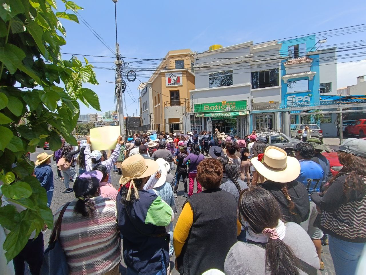 Pacientes renales protestan por reubicación del centro de tratamiento