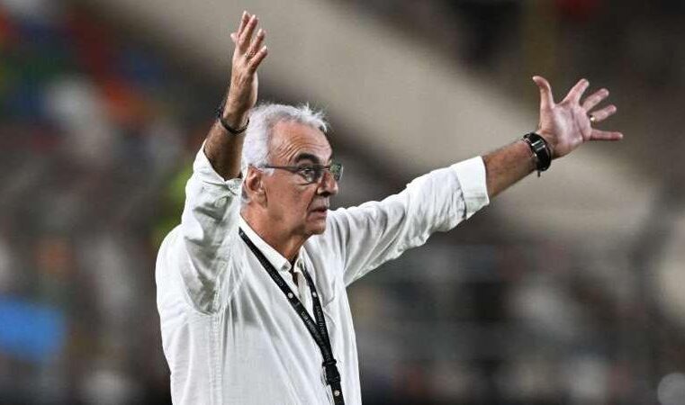 Jorge Fossati muy cerca de ponerse el buzo de la selección