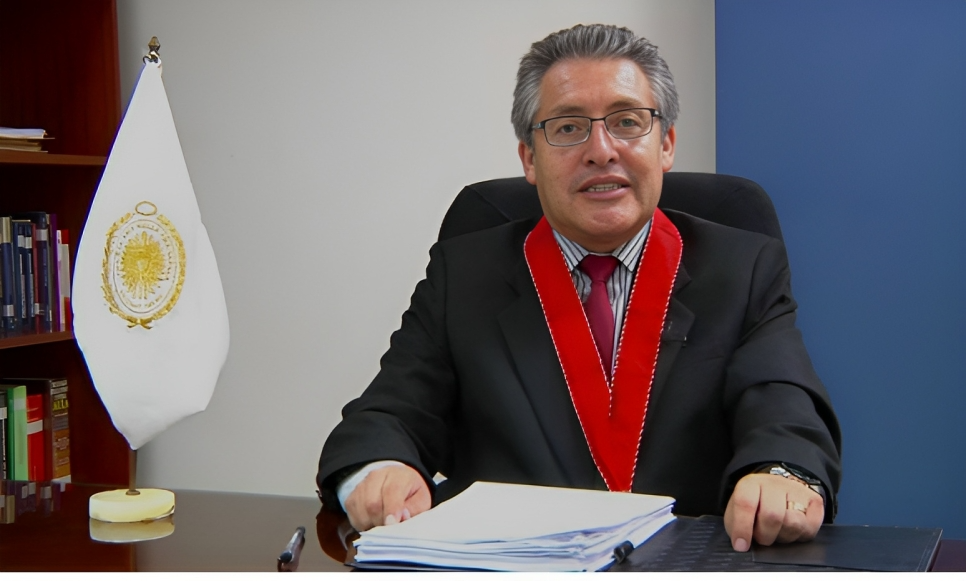 Carlos Villena pide la renuncia de altos cargos e intervención de Contralor