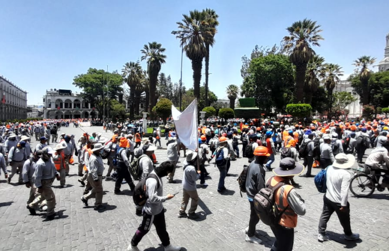 Obreros de construcción civil protestan por inseguridad