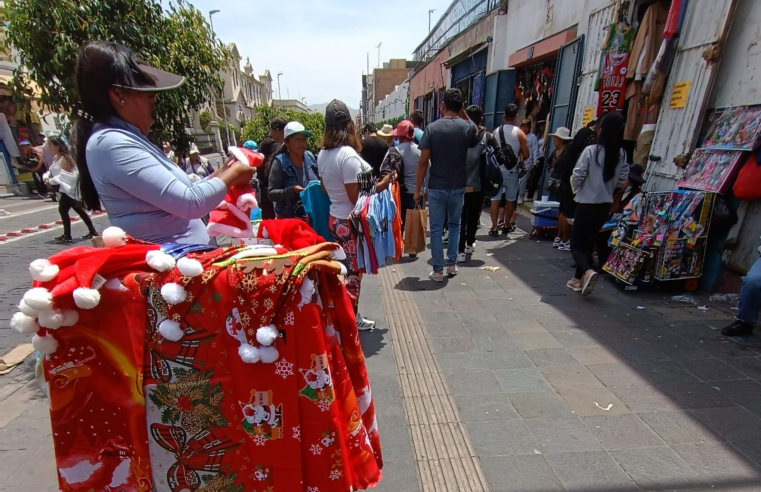 Comerciantes ambulantes toman las calles de Arequipa 