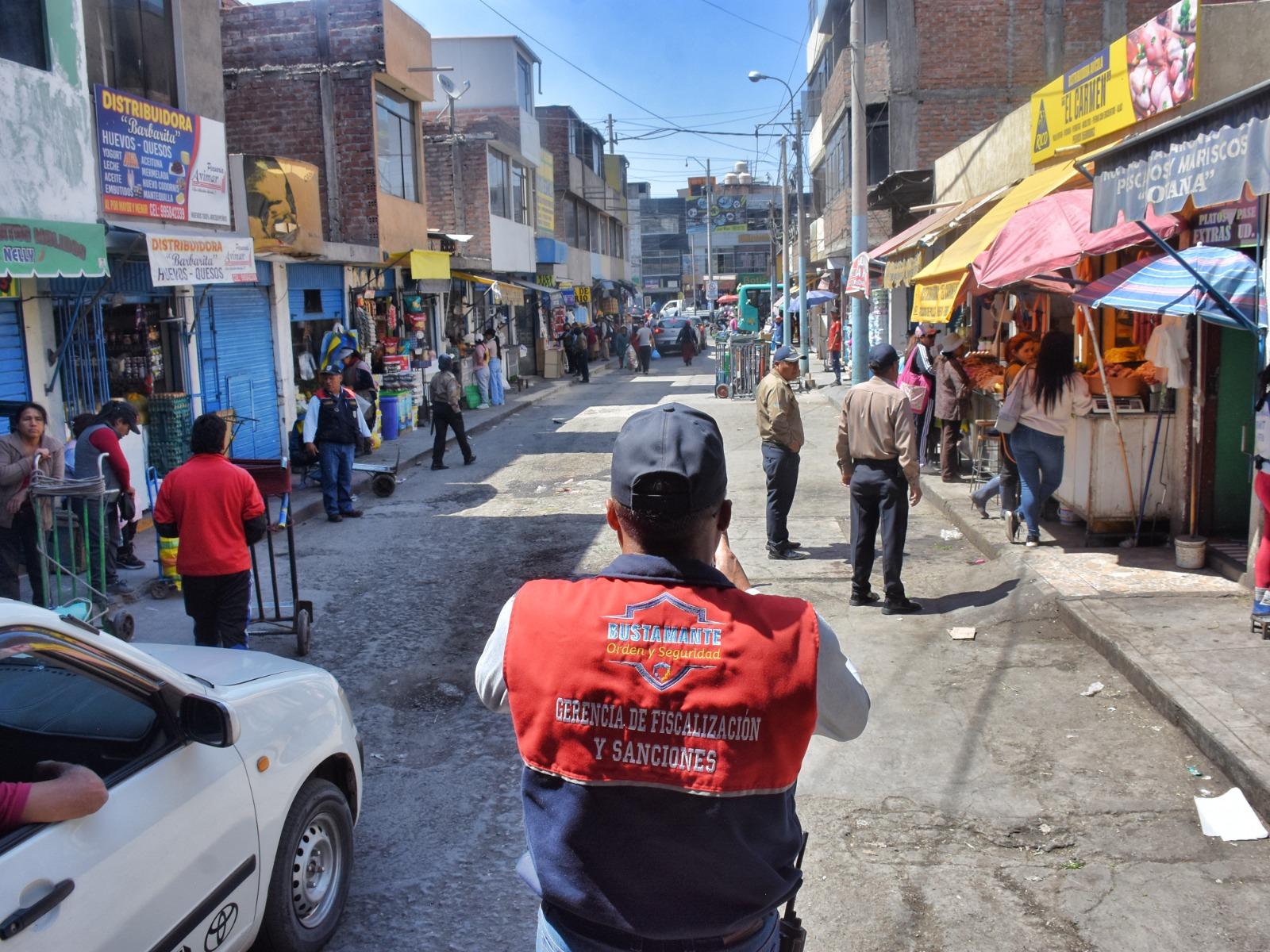 Recuperan vías públicas en el distrito de JLByR tomadas por informales