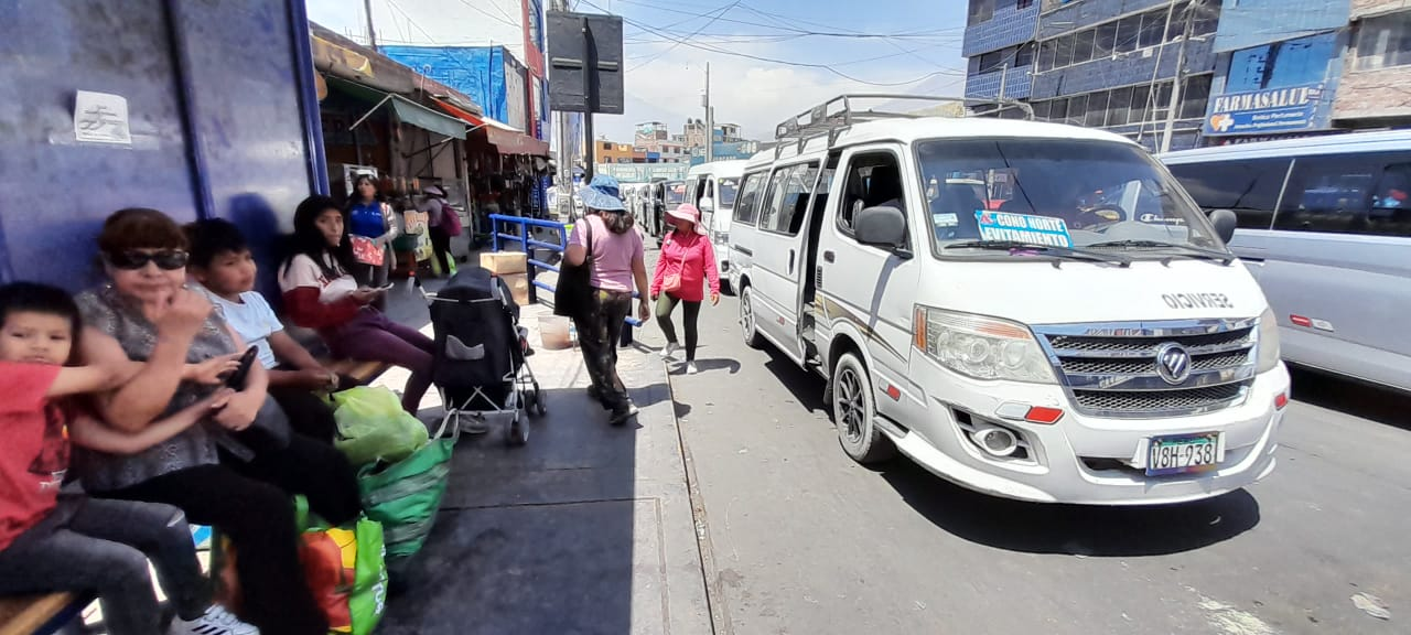 Circulan en la ciudad 6 mil unidades informales de transporte urbano