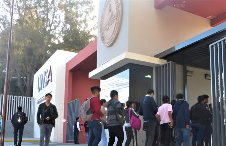 Estudiantes de la UNSA vuelven a clases tras dos meses de paralización