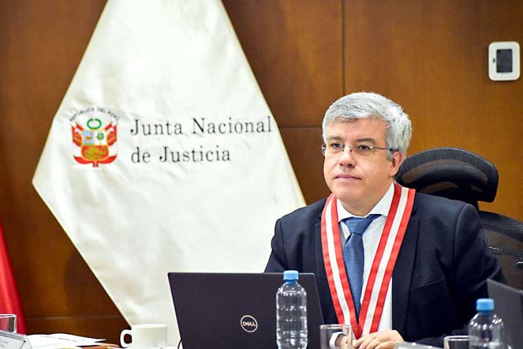 Antonio De La Haza jura como nuevo presidente de la JNJ