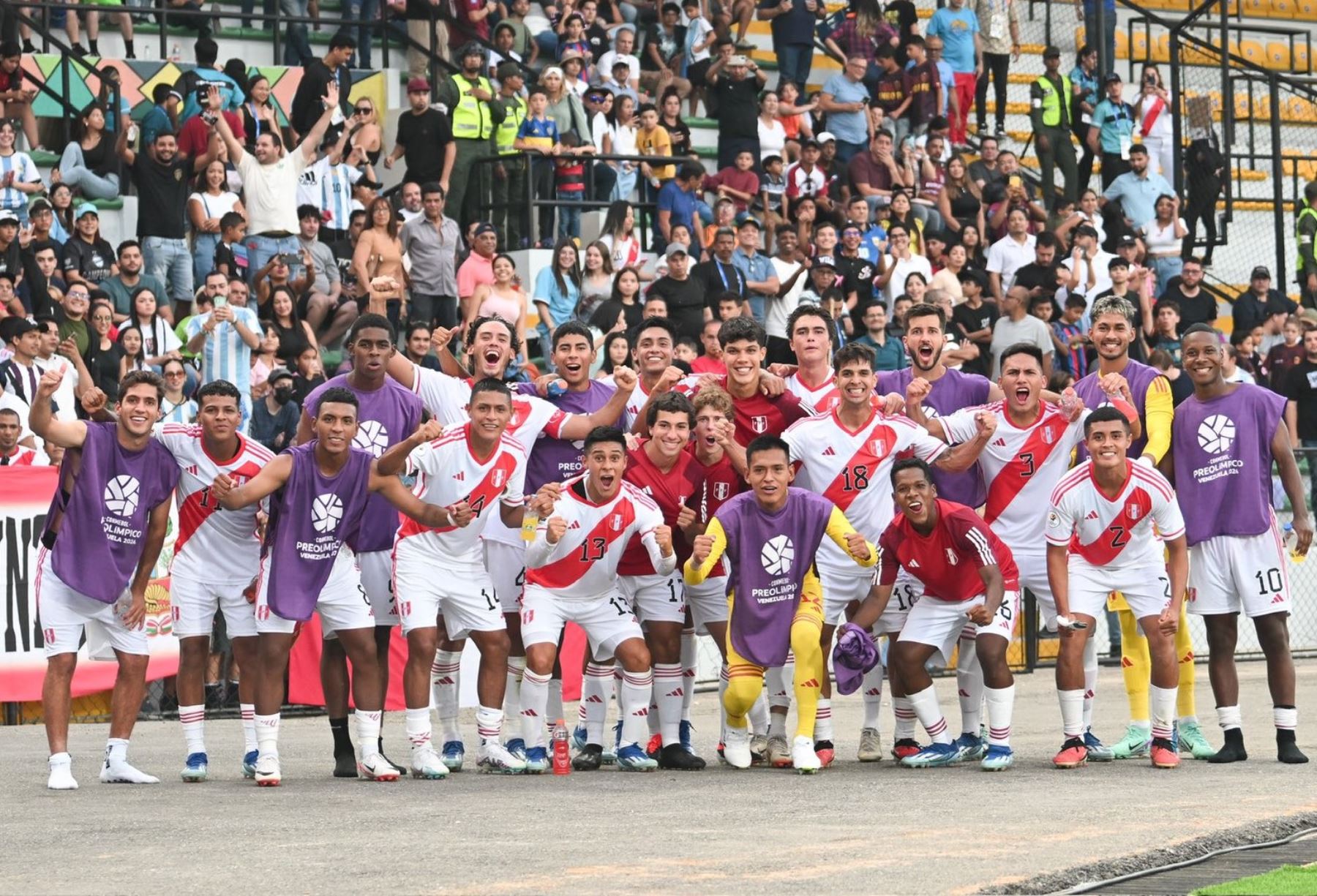 Perú tiene difícil partido mañana con Argentina