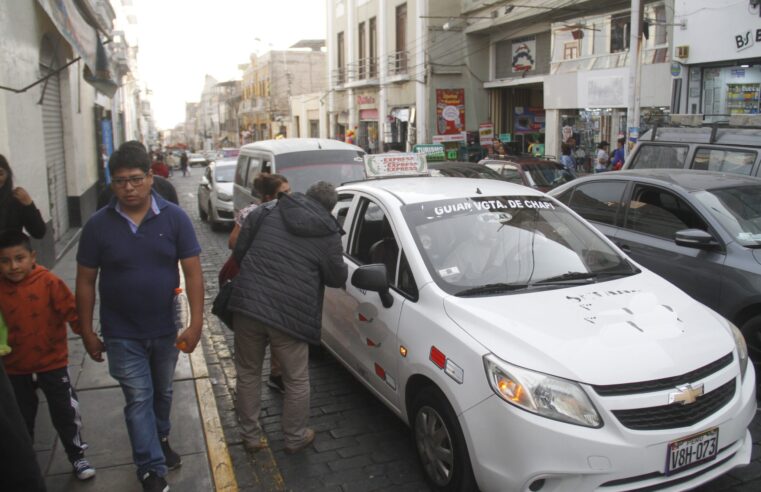 «La entrega de SETARE fracasó para formalizar servicio de taxi»