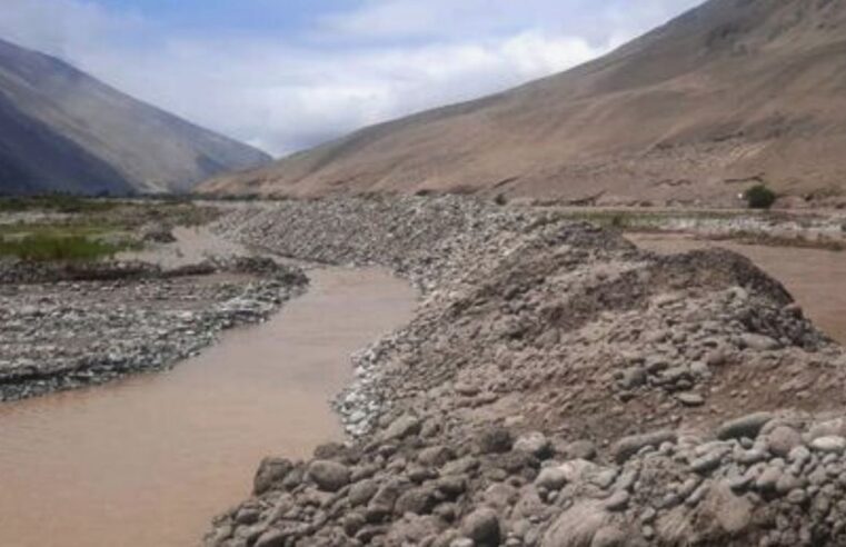 Tras el desborde del rio Ocoña, autoridades trabajan en el encauzamiento de sus riveras