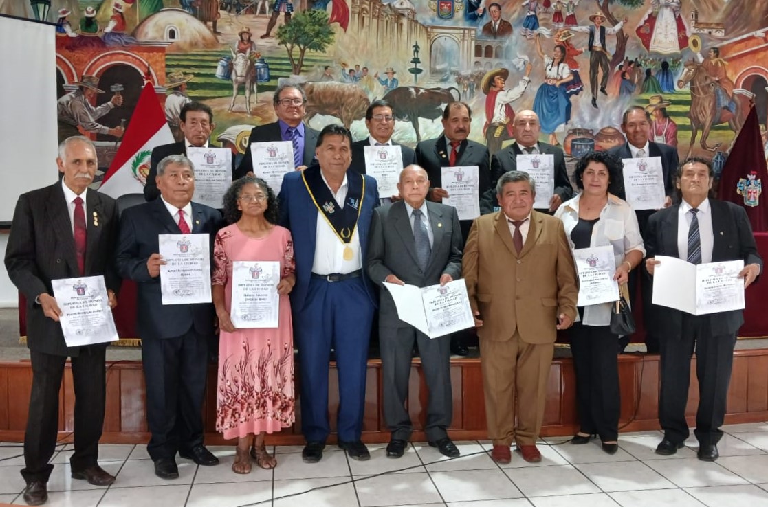 Campeones Nacionales Escolares de Arequipa fueron distinguidos