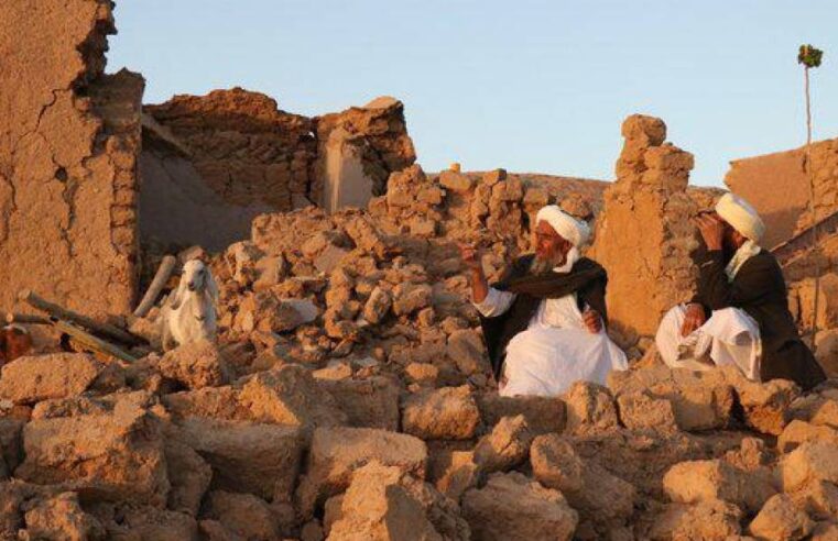 Cien días después del terremoto,el oeste del país sigue en ruinas