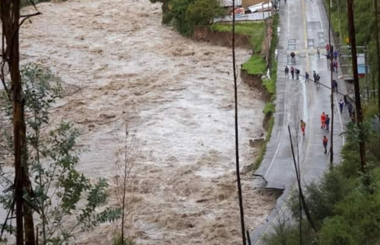 Desborde del río Anccoccallu provoca la destrucción de parte de la ruta Lima – Apurímac – Cusco