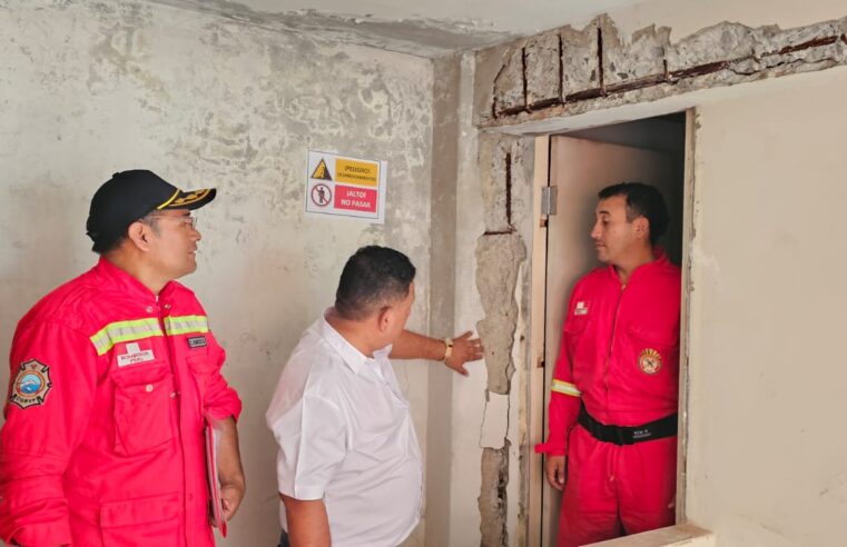 Congresista visita Compañía de Bomberos en Mollendo