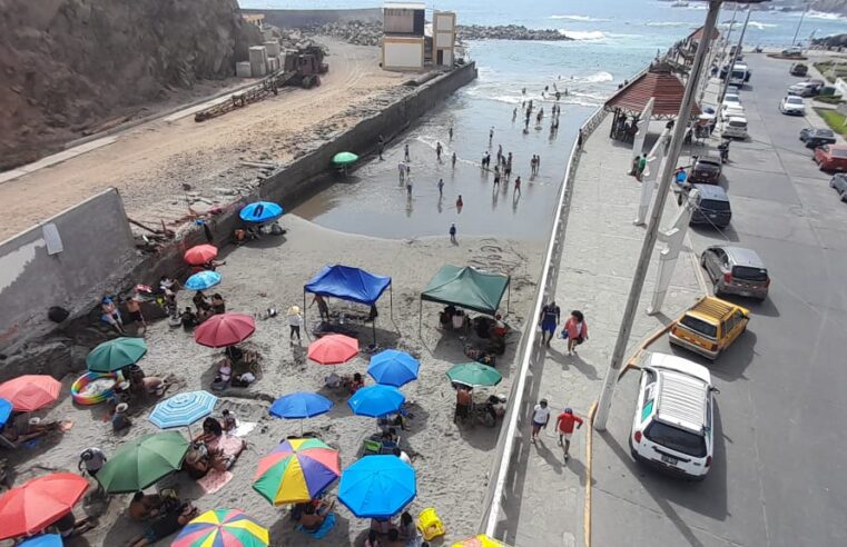 Muelle turístico de Mollendo convertido en balneario