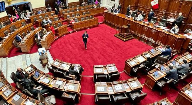 Proponen presencialidad de legisladores en sesiones del pleno