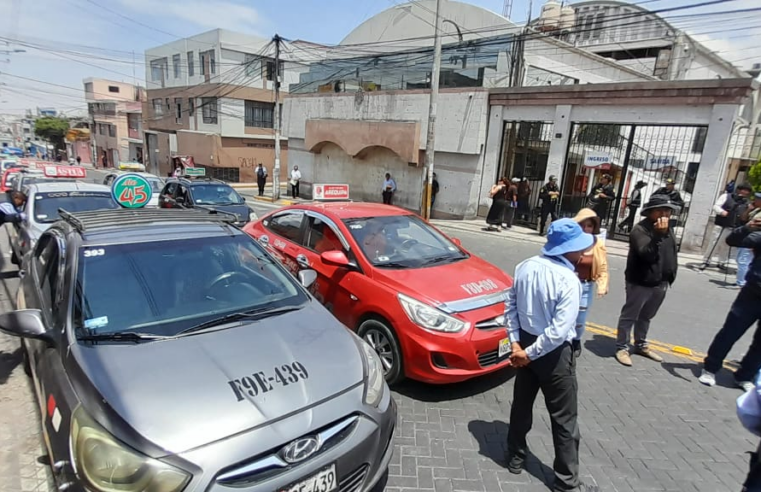 Marcha rodante de taxistas no tuvo acogida ayer