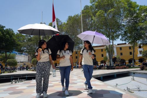 Lee más sobre el artículo Temperatura llegará a 36 °C y sensación térmica bordeará 40 °C