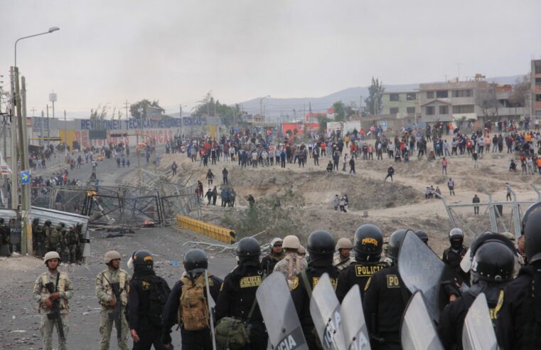 Un policía es implicado en una de las muertes en protestas del 2023