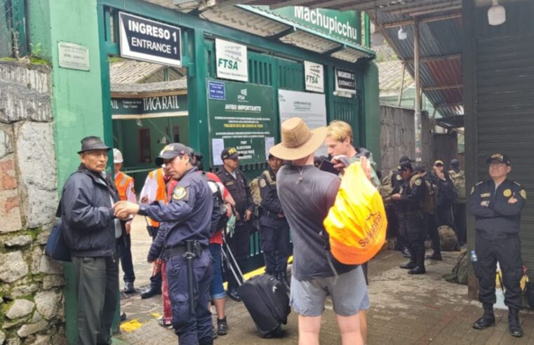 Machu Picchu: más de 700 turistas varados fueron evacuados