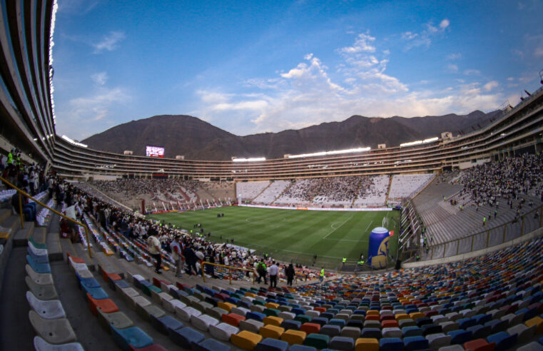 «U» y Alianza jugarán sus partidos sin barristas en la tribuna