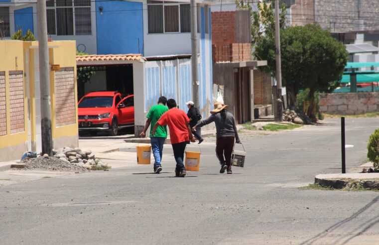 Zonas de cuatro distritos en Arequipa todavía no reciben agua potable