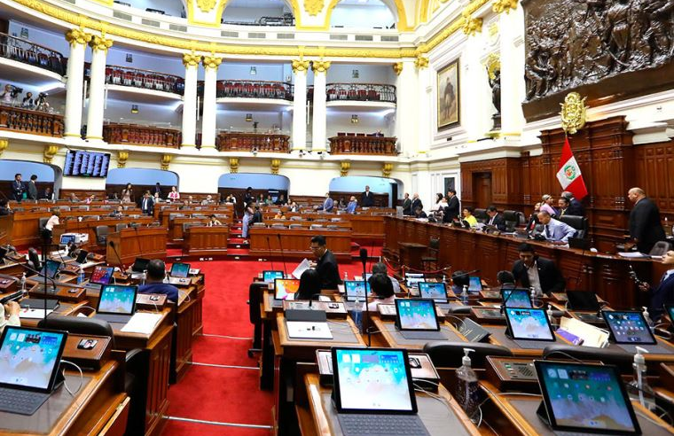 Proponen que legislador que cambie de partido sin justificación pierda curul