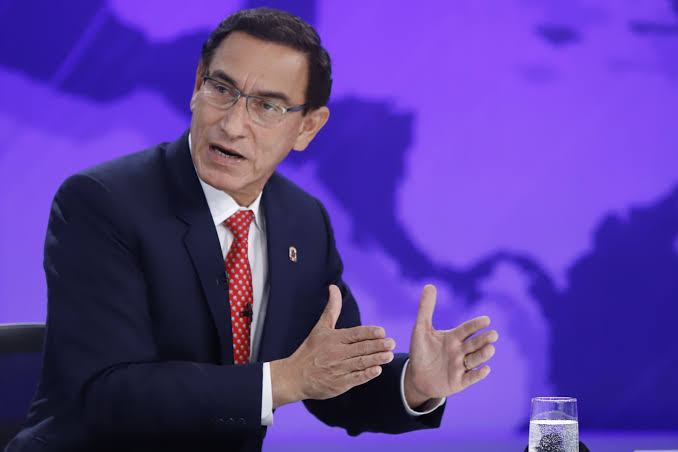 Presentan denuncia constitucional contra expresidente Martín Vizcarra