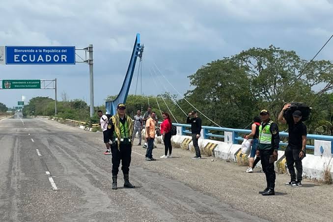 En menos de 24 horas ingresaron 1400 ecuatorianos al Perú