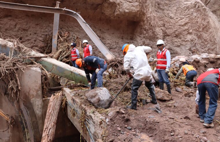 Continúan trabajos de emergencia por lluvias en distrito de Torata