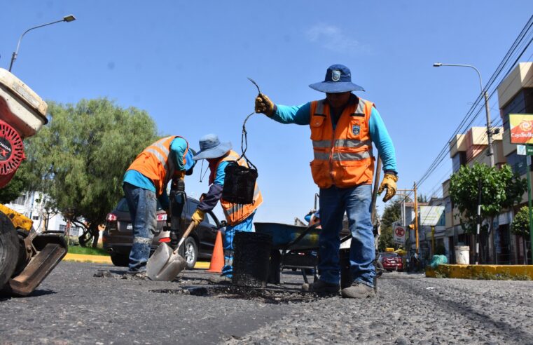 Reparación de vías afectadas por lluvias en Bustmante y Rivero